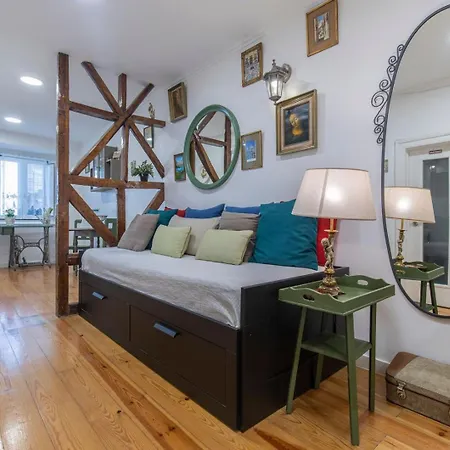 Charming & Cozy - Alfama | By Airnest * ליסבון
