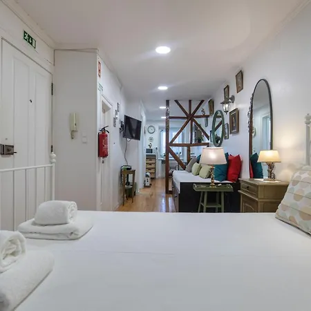 Charming & Cozy - Alfama | By Airnest דירה