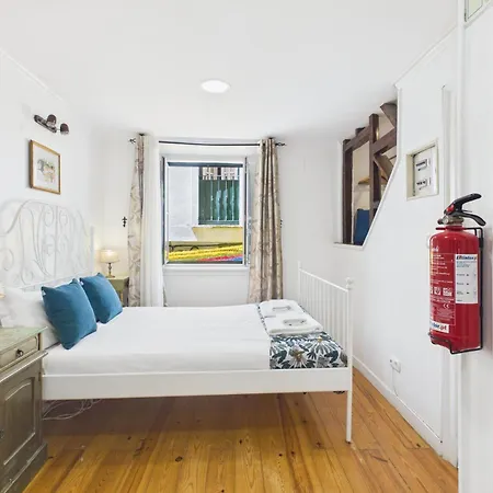 Charming & Cozy - Alfama | By Airnest ליסבון